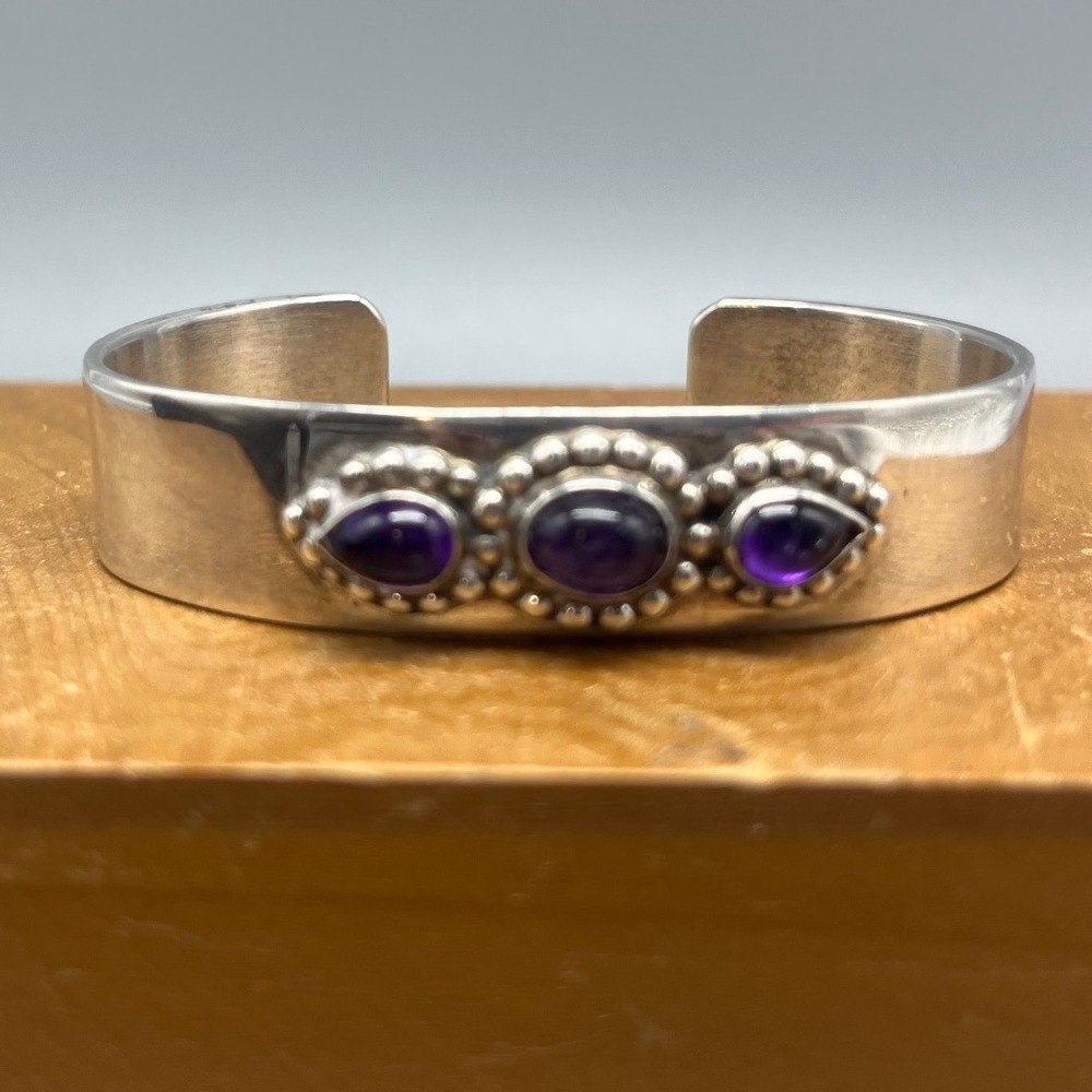 Vtg Navajo Cuff Bracelet Sterling
Amethyst signed‎ Richard Long Sr 33 Gr Petite